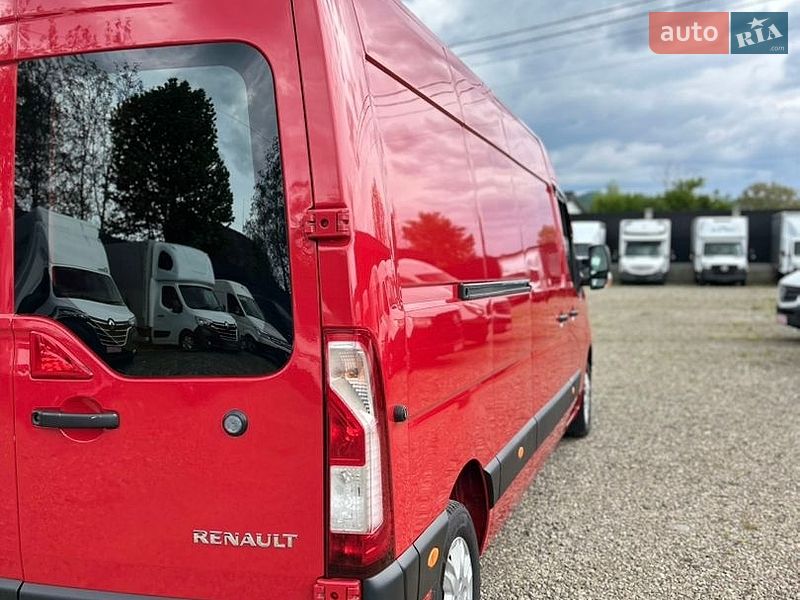 Грузовой фургон Renault Master 2024 в Хусте