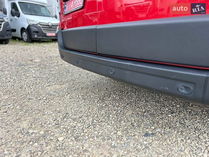 Грузовой фургон Renault Master 2024 в Хусте