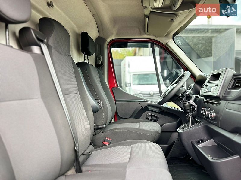 Грузовой фургон Renault Master 2024 в Хусте