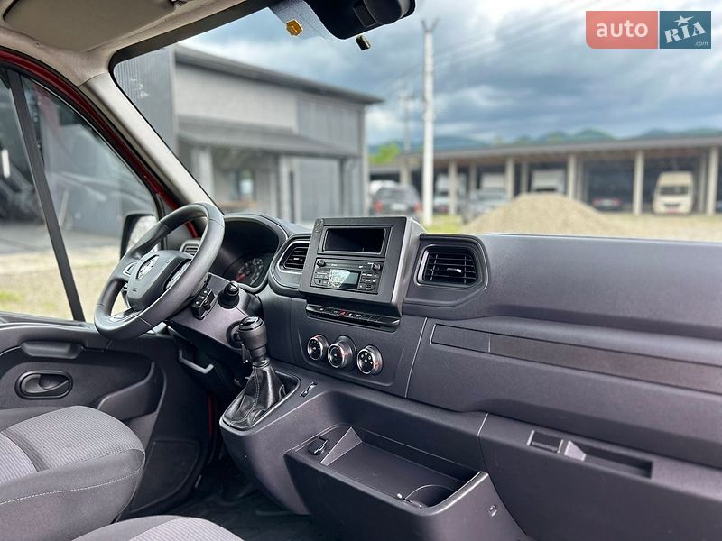 Грузовой фургон Renault Master 2024 в Хусте
