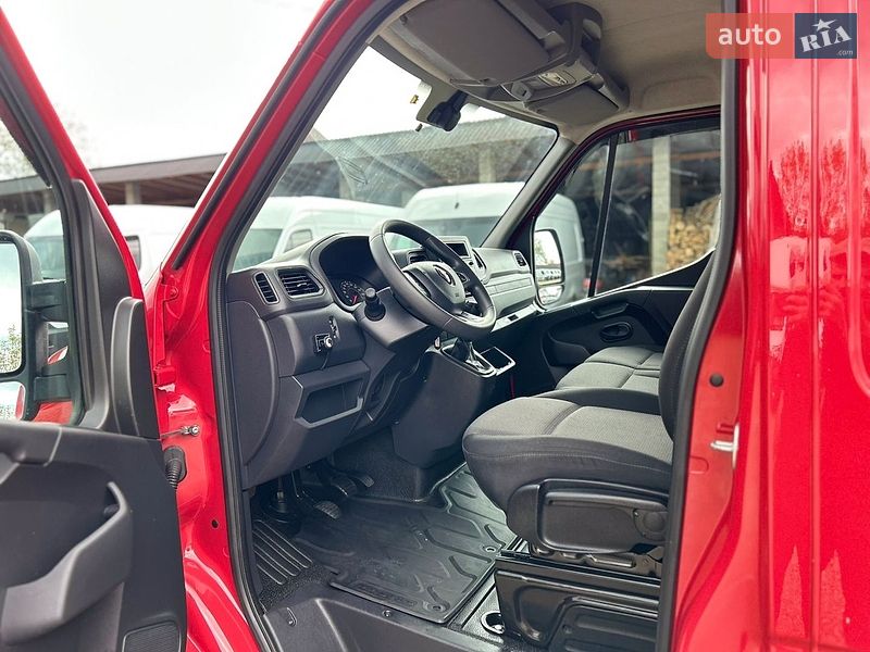 Грузовой фургон Renault Master 2024 в Хусте