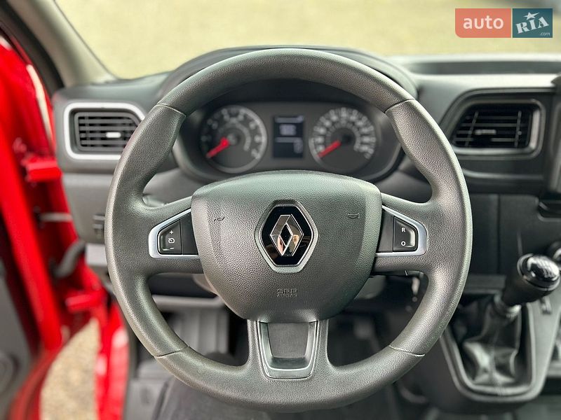 Грузовой фургон Renault Master 2024 в Хусте