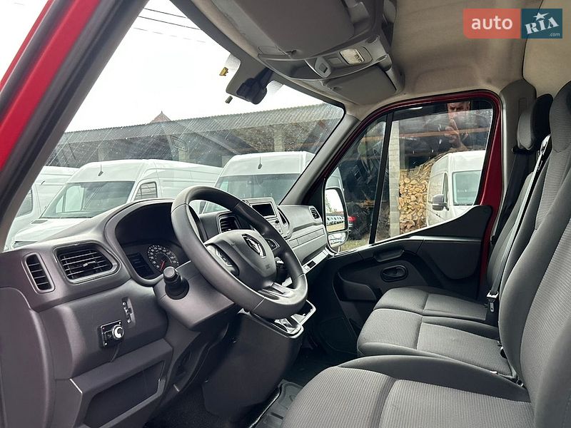 Грузовой фургон Renault Master 2024 в Хусте