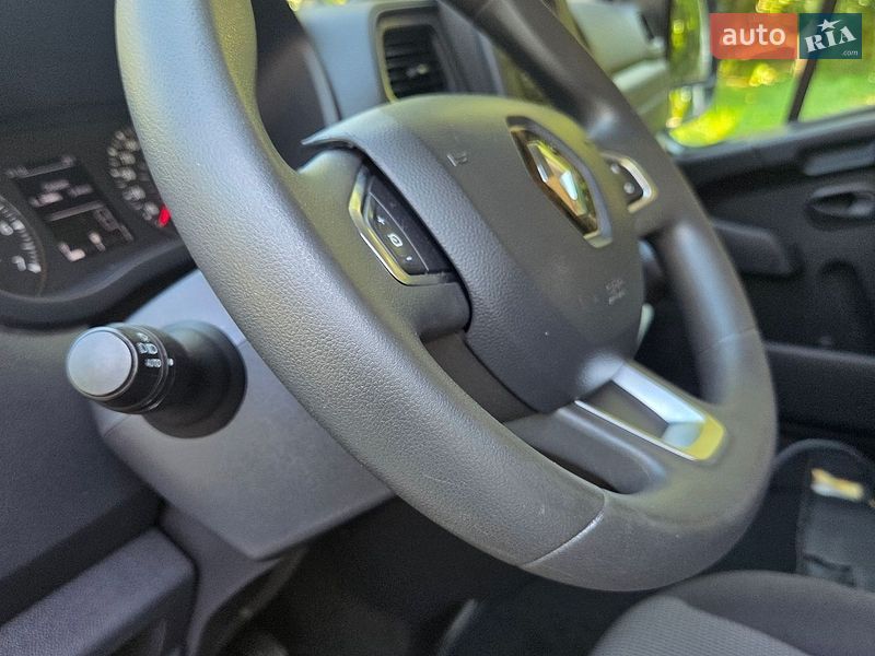 Вантажний фургон Renault Master 2021 в Дніпрі