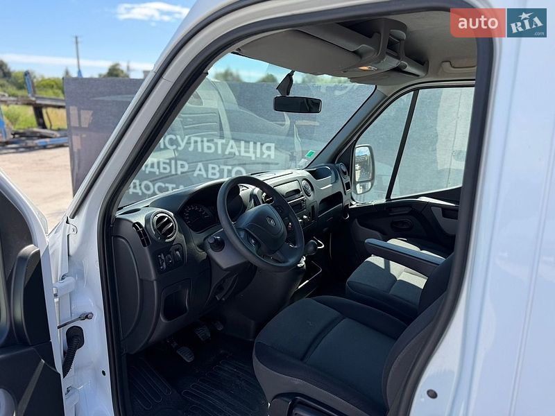 Вантажний фургон Renault Master 2018 в Львові