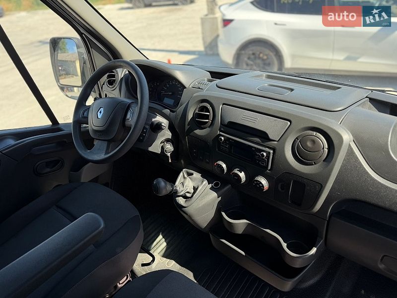Вантажний фургон Renault Master 2018 в Львові