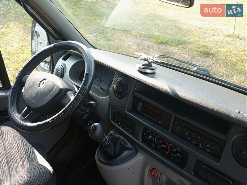 Минивэн Renault Master 2009 в Долине