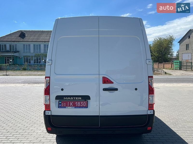 Грузовой фургон Renault Master 2022 в Лопатине