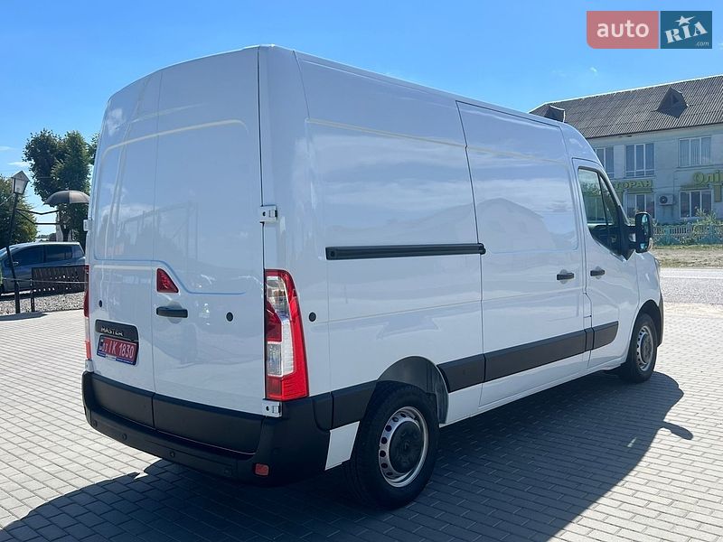 Грузовой фургон Renault Master 2022 в Лопатине