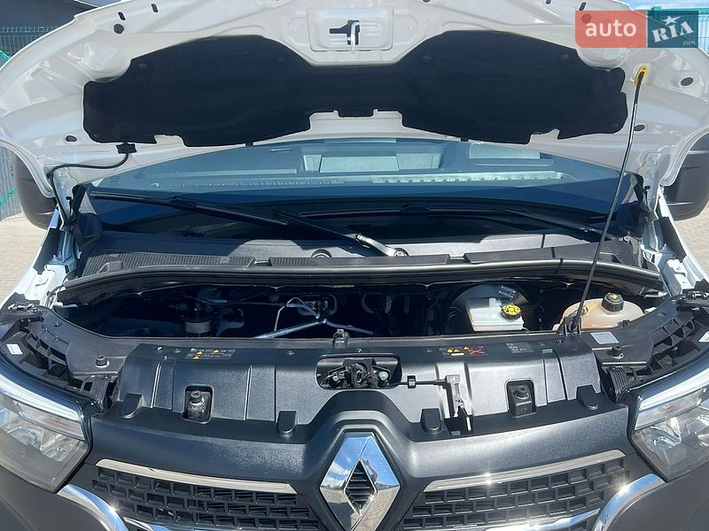 Грузовой фургон Renault Master 2022 в Лопатине