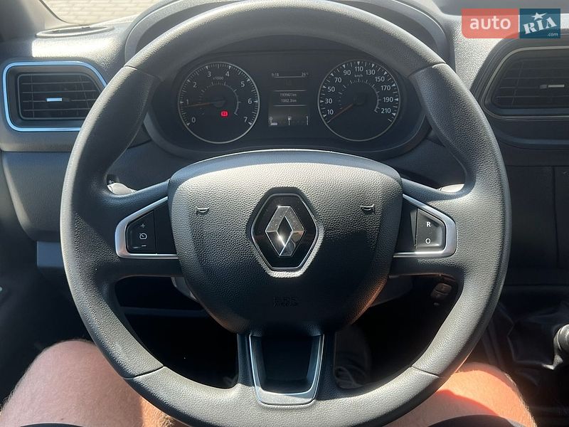 Грузовой фургон Renault Master 2022 в Лопатине