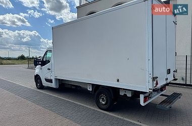 Вантажний фургон Renault Master 2015 в Львові