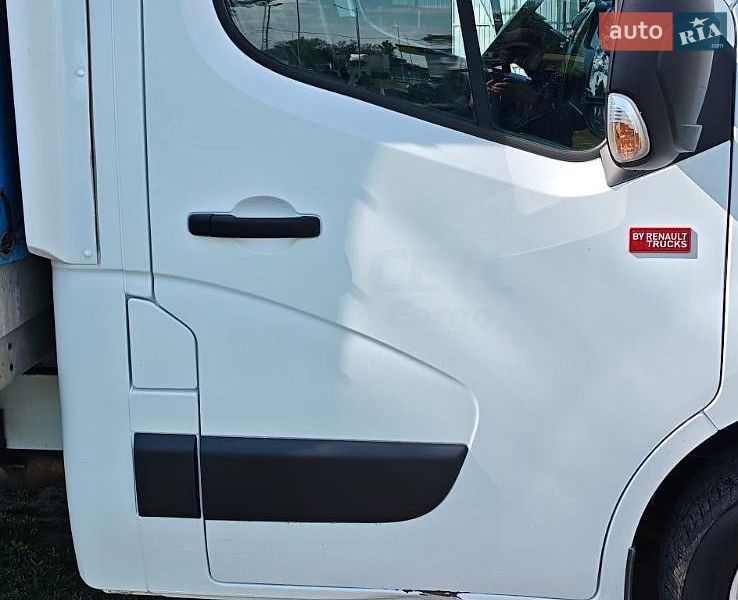 Вантажний фургон Renault Master 2017 в Гребінках