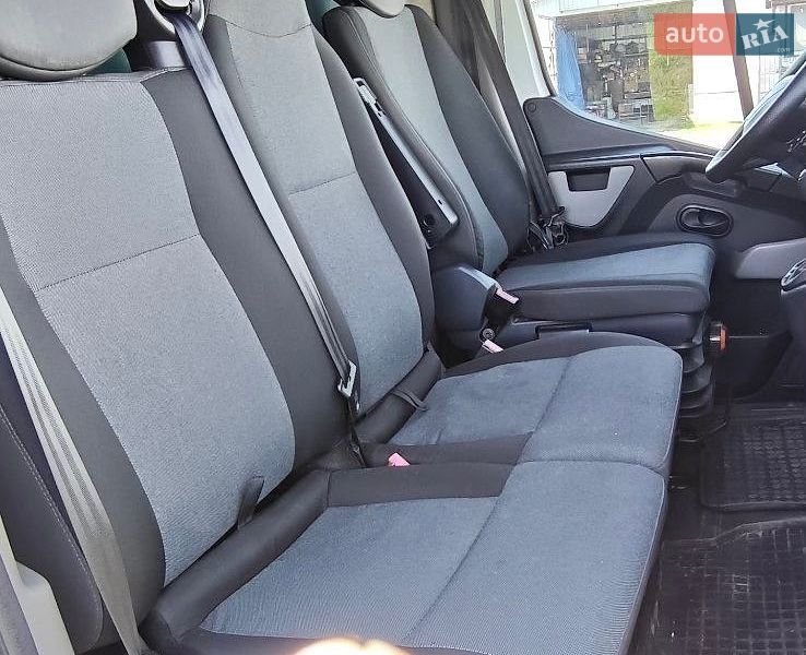 Вантажний фургон Renault Master 2017 в Гребінках