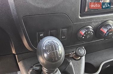 Вантажний фургон Renault Master 2017 в Гребінках