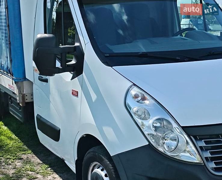 Вантажний фургон Renault Master 2017 в Гребінках