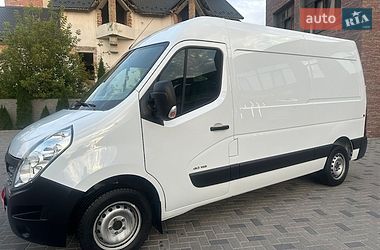 Вантажний фургон Renault Master 2017 в Рівному