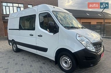 Вантажний фургон Renault Master 2017 в Рівному