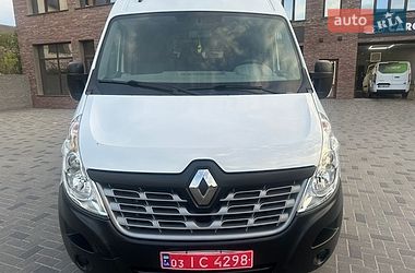 Вантажний фургон Renault Master 2017 в Рівному