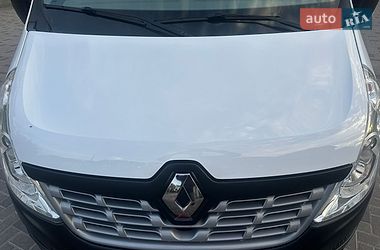 Вантажний фургон Renault Master 2017 в Рівному