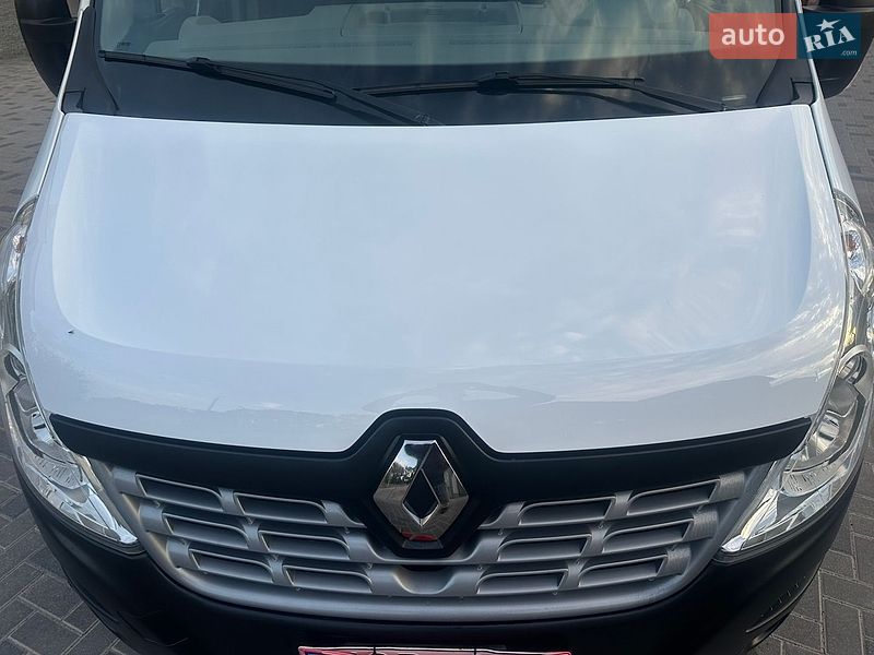 Вантажний фургон Renault Master 2017 в Рівному