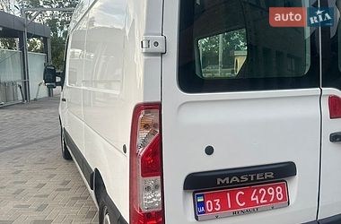 Вантажний фургон Renault Master 2017 в Рівному
