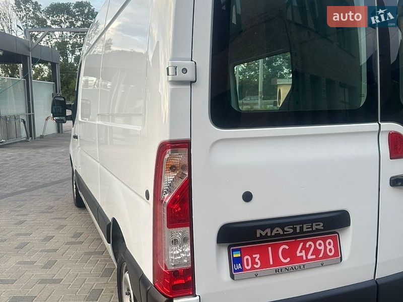 Вантажний фургон Renault Master 2017 в Рівному