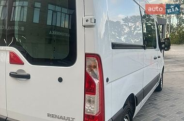 Вантажний фургон Renault Master 2017 в Рівному