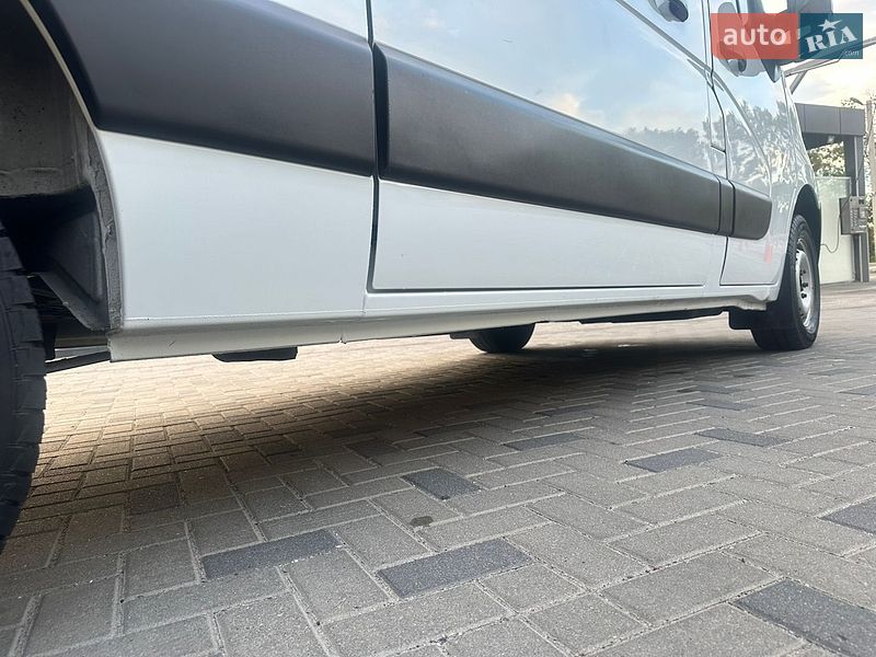 Вантажний фургон Renault Master 2017 в Рівному
