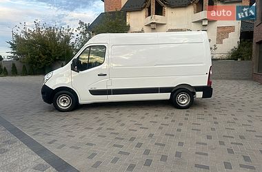 Вантажний фургон Renault Master 2017 в Рівному
