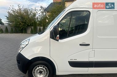 Вантажний фургон Renault Master 2017 в Рівному