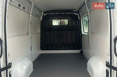 Вантажний фургон Renault Master 2017 в Рівному