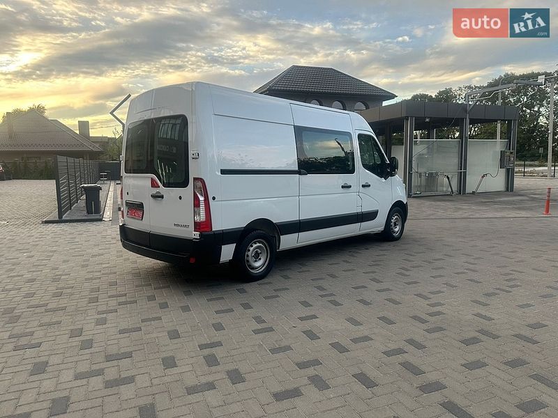 Вантажний фургон Renault Master 2017 в Рівному