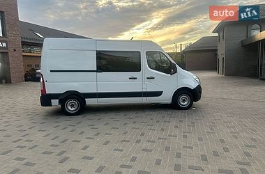 Вантажний фургон Renault Master 2017 в Рівному