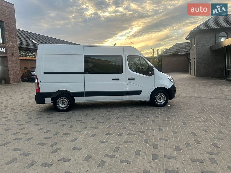 Вантажний фургон Renault Master 2017 в Рівному