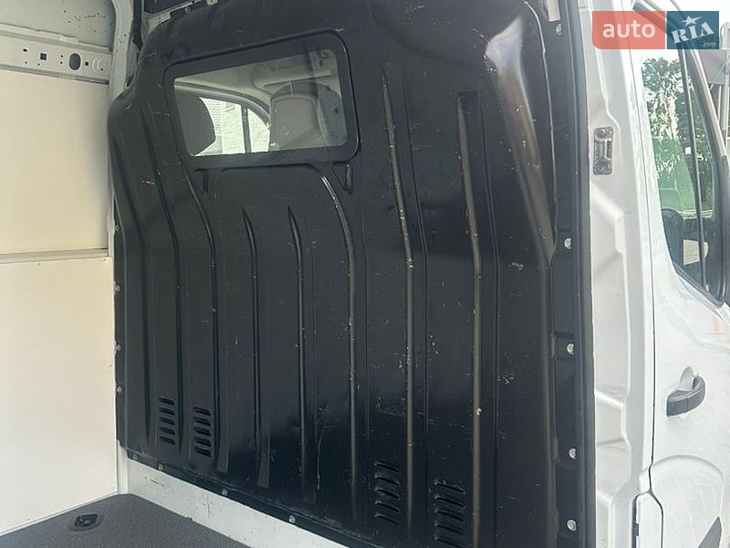 Вантажний фургон Renault Master 2017 в Рівному