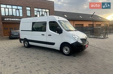 Вантажний фургон Renault Master 2017 в Рівному