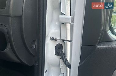 Вантажний фургон Renault Master 2017 в Рівному