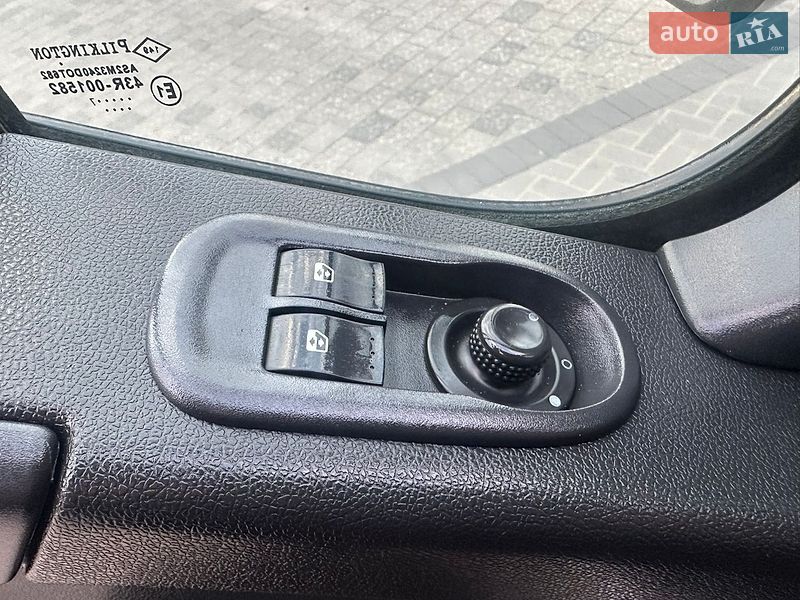 Вантажний фургон Renault Master 2017 в Рівному