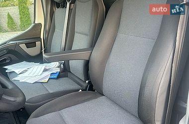 Вантажний фургон Renault Master 2017 в Рівному