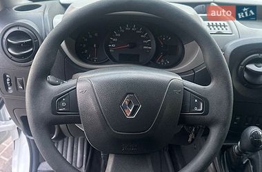 Вантажний фургон Renault Master 2017 в Рівному