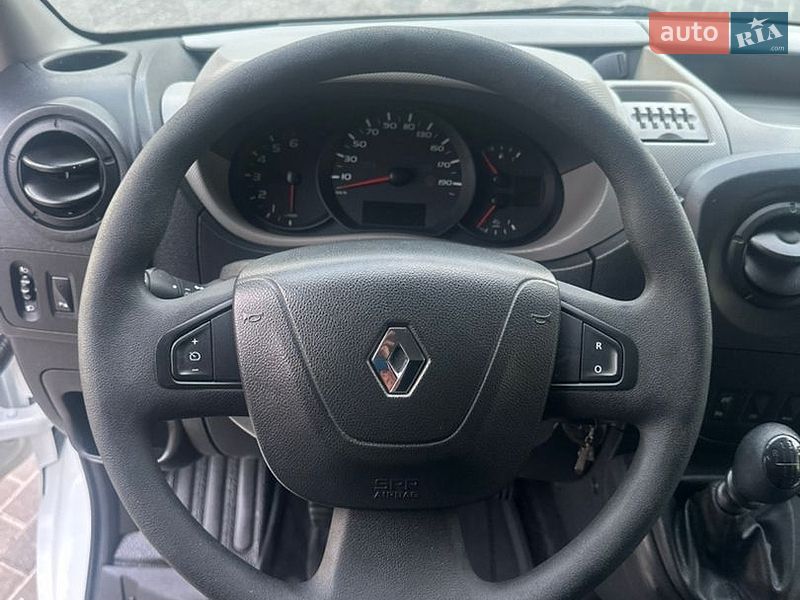 Вантажний фургон Renault Master 2017 в Рівному