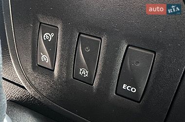 Вантажний фургон Renault Master 2017 в Рівному