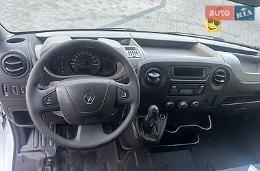 Вантажний фургон Renault Master 2017 в Рівному
