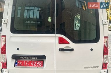 Вантажний фургон Renault Master 2017 в Рівному