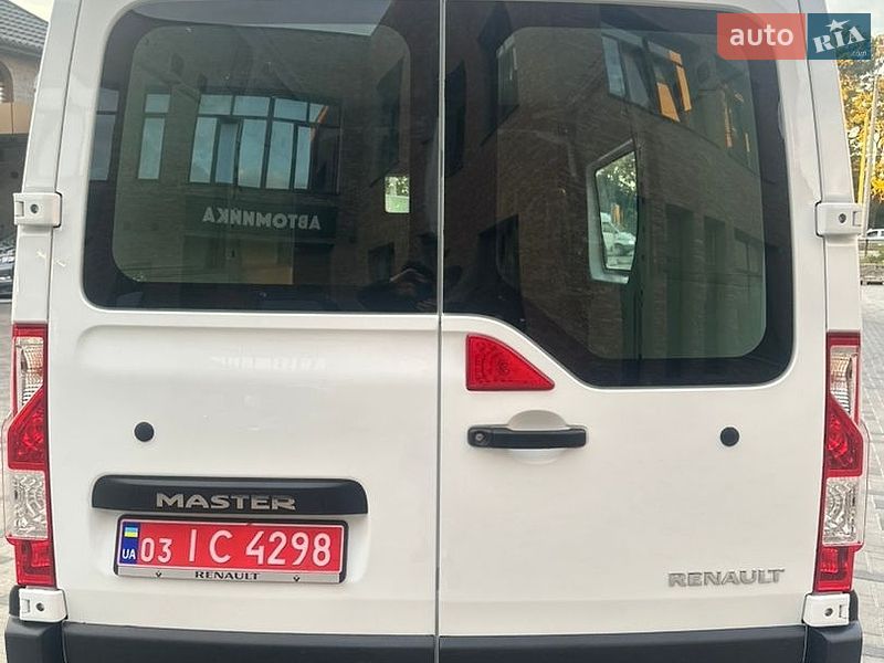 Вантажний фургон Renault Master 2017 в Рівному
