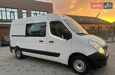 Вантажний фургон Renault Master 2017 в Рівному