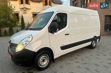 Вантажний фургон Renault Master 2017 в Рівному