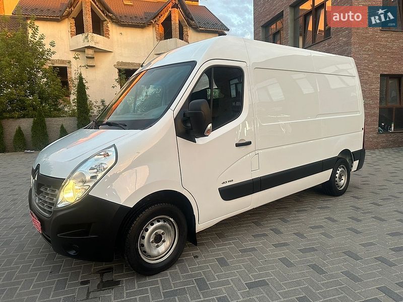 Вантажний фургон Renault Master 2017 в Рівному