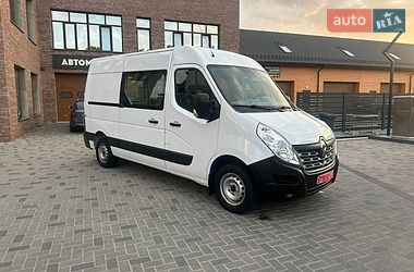 Вантажний фургон Renault Master 2017 в Рівному